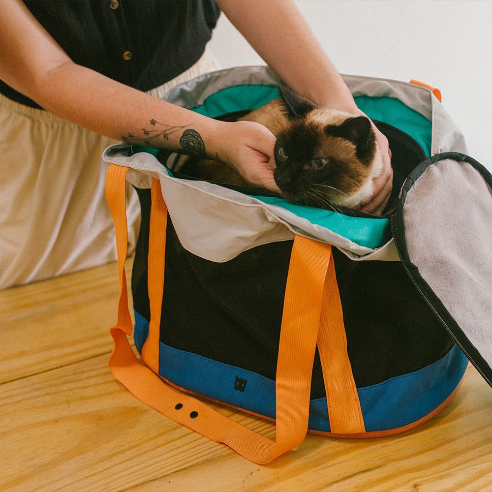 Cat Carrier Bag Polo-Four Muddy Paws