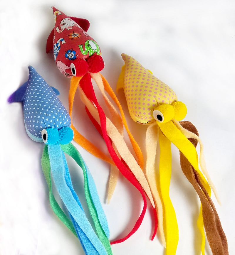 TENNGO SQUID CAT TOY-Four Muddy Paws